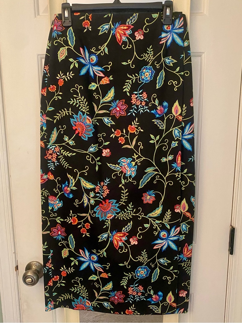 ☀️SALE
Talbots Black Floral Wrap Maxi Skirt- Sz 8